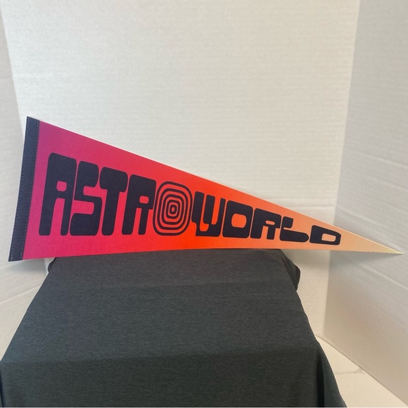2021 Astroworld Travis Scott Pennant Flag Tour Merch Red & Black New 24 inches - Picture 1 of 7